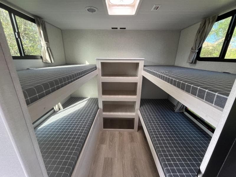 2025 Surveyor Legend 2025 Surveyor Legend Surveyor Legend - thumbnail 10