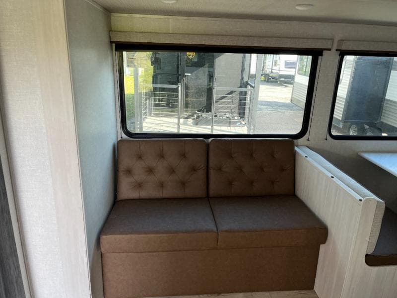 2025 Surveyor Legend 2025 Surveyor Legend Surveyor Legend - thumbnail 15