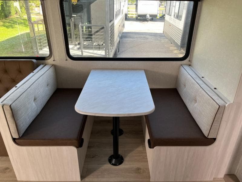 2025 Surveyor Legend 2025 Surveyor Legend Surveyor Legend - thumbnail 16