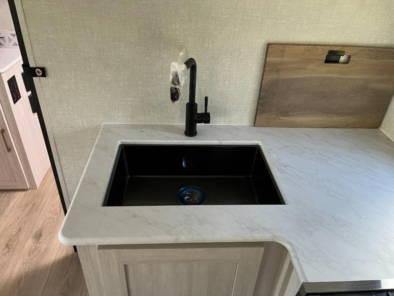 2025 Surveyor Legend 2025 Surveyor Legend Surveyor Legend - thumbnail 22