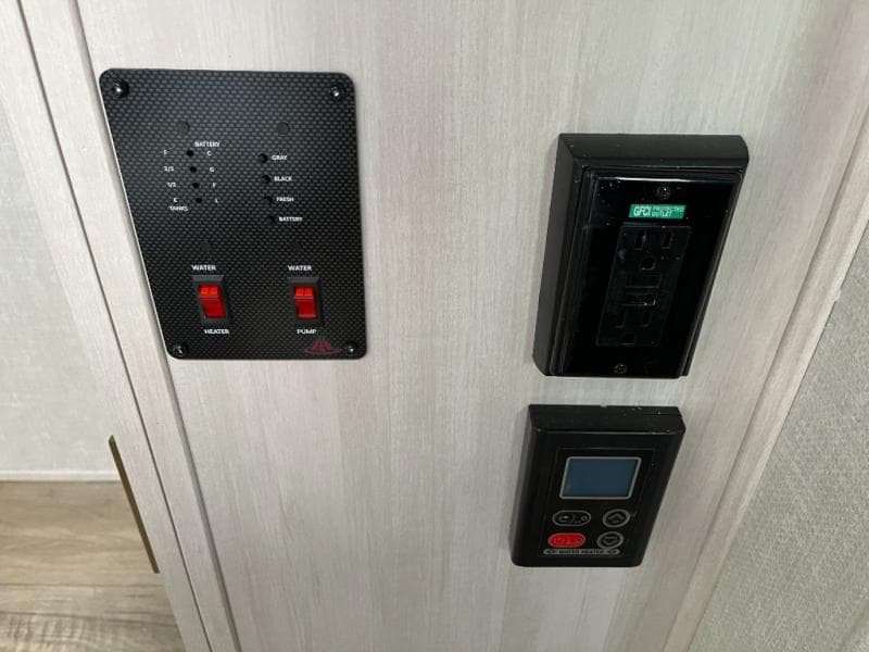 2025 Surveyor Legend 2025 Surveyor Legend Surveyor Legend - thumbnail 26