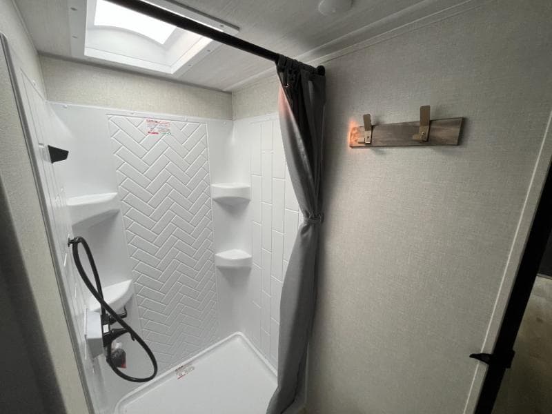 2025 Surveyor Legend 2025 Surveyor Legend Surveyor Legend - thumbnail 27