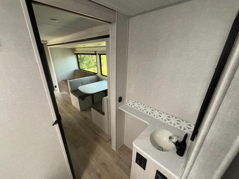 2025 Surveyor Legend 2025 Surveyor Legend Surveyor Legend - thumbnail 28