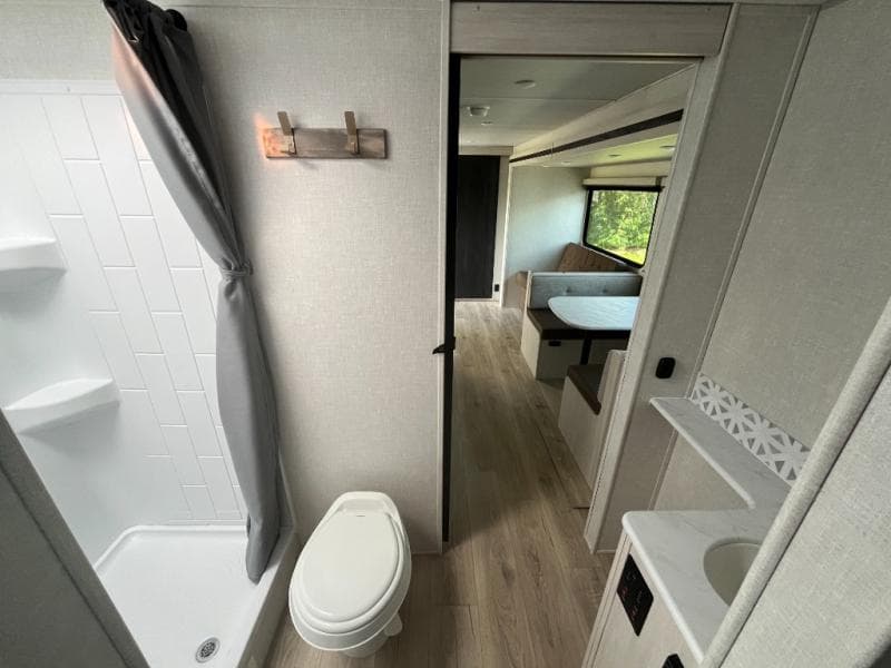 2025 Surveyor Legend 2025 Surveyor Legend Surveyor Legend - thumbnail 29