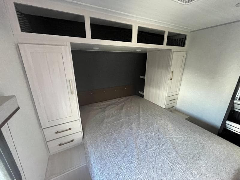 2025 Surveyor Legend 2025 Surveyor Legend Surveyor Legend - thumbnail 32