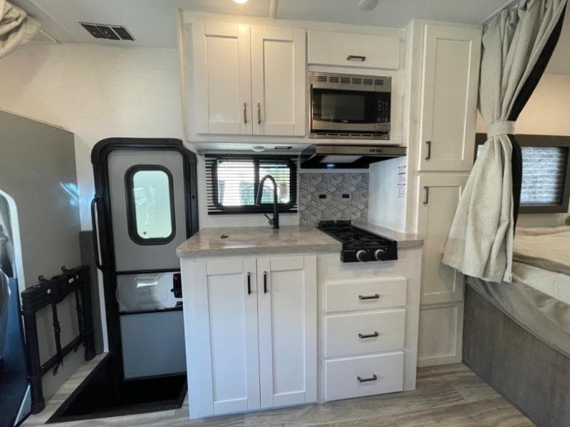 2025 Gulf Stream 2025 Gulf Stream Conquest - thumbnail 9