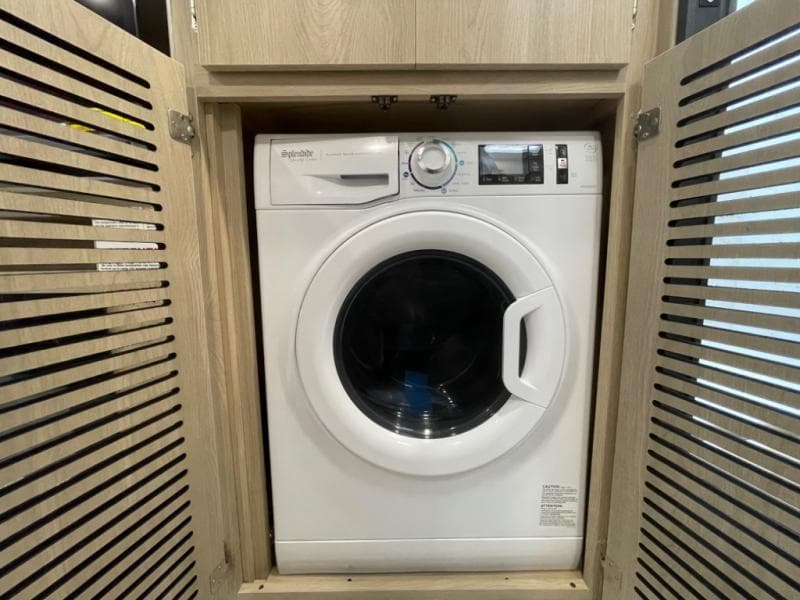 2025 Coachmen 2025 Coachmen Leprechaun - thumbnail 17