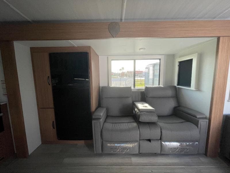 2025 Keystone RV 2025 Keystone RV Passport Super Lite - thumbnail 5