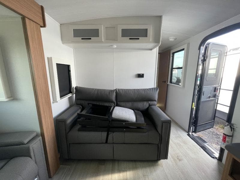 2025 Keystone RV 2025 Keystone RV Passport Super Lite - thumbnail 6