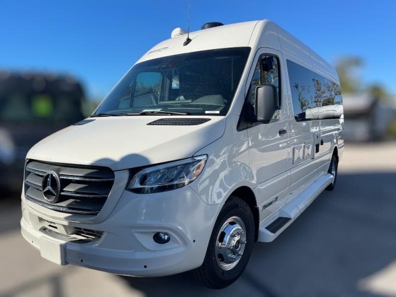 2025 Pleasure-Way 2025 Pleasure-Way Plateau - thumbnail 3