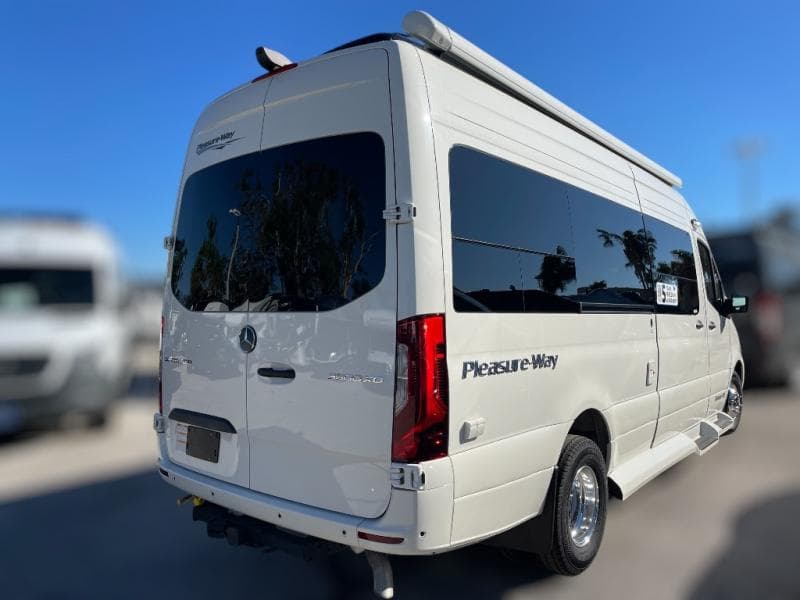 2025 Pleasure-Way 2025 Pleasure-Way Plateau - thumbnail 6