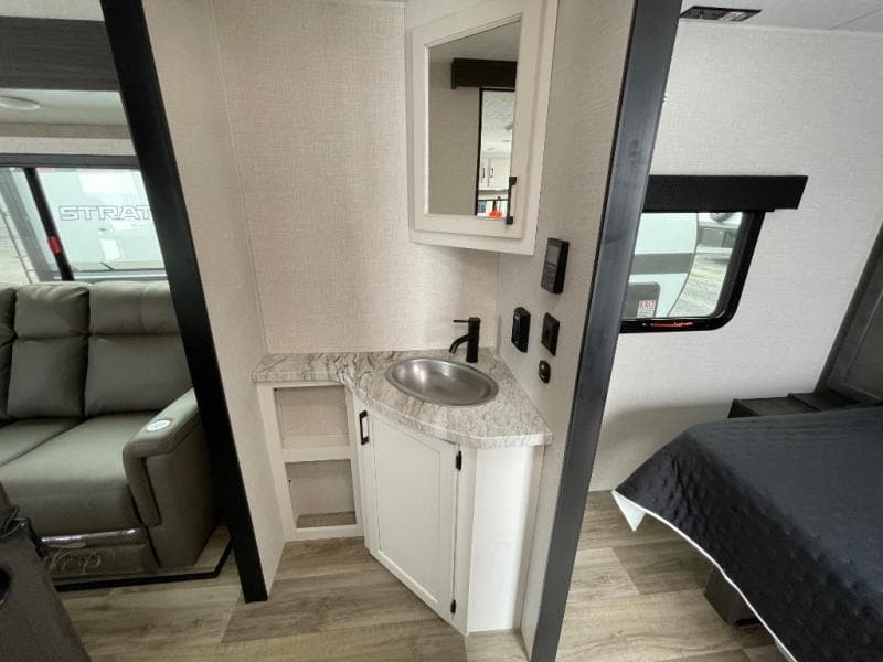 2025 Venture RV 2025 Venture RV Stratus - thumbnail 35