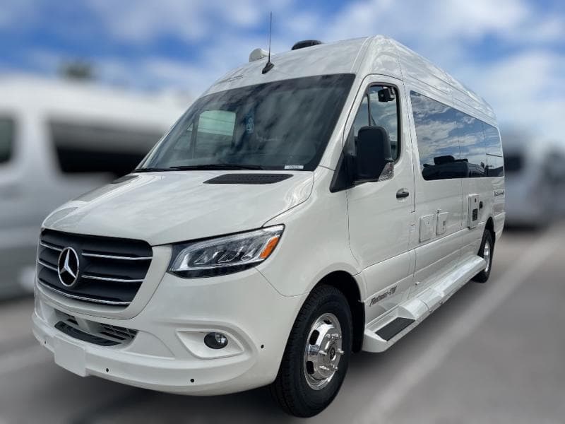 2025 Pleasure-Way 2025 Pleasure-Way Plateau - thumbnail 3