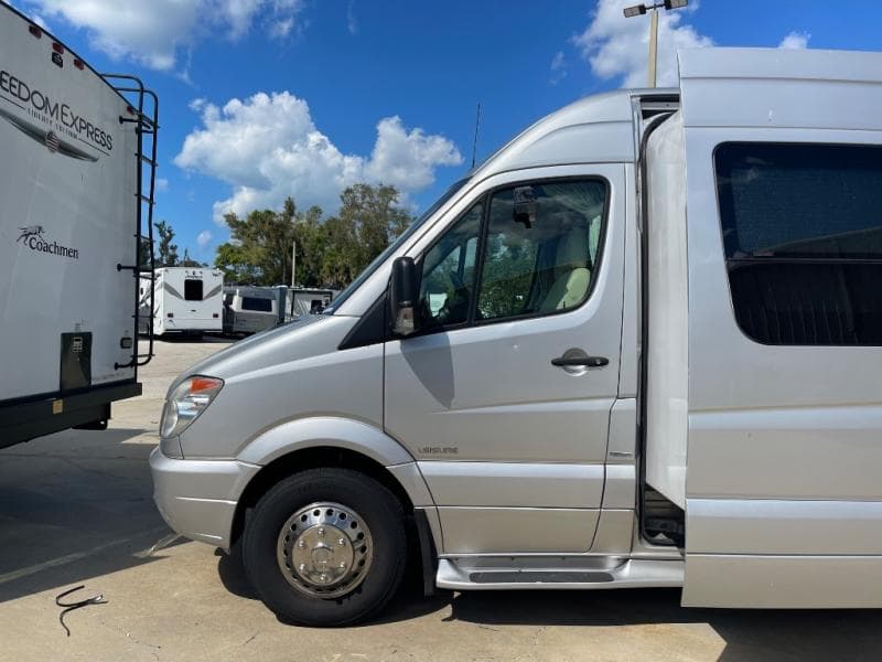 2014 Leisure Travel Vans 2014 Leisure Travel Vans Free Spirit - thumbnail 3