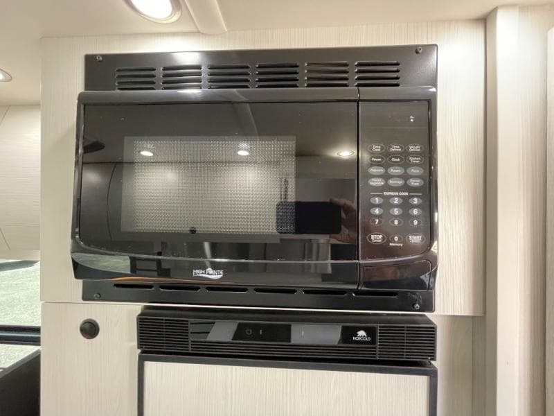 2025 Pleasure-Way 2025 Pleasure-Way Plateau - thumbnail 18