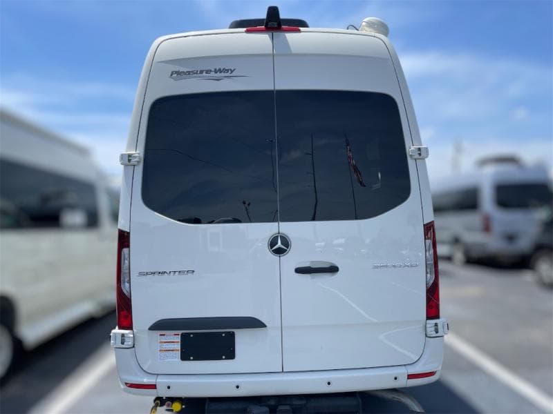 2025 Pleasure-Way 2025 Pleasure-Way Plateau - thumbnail 4