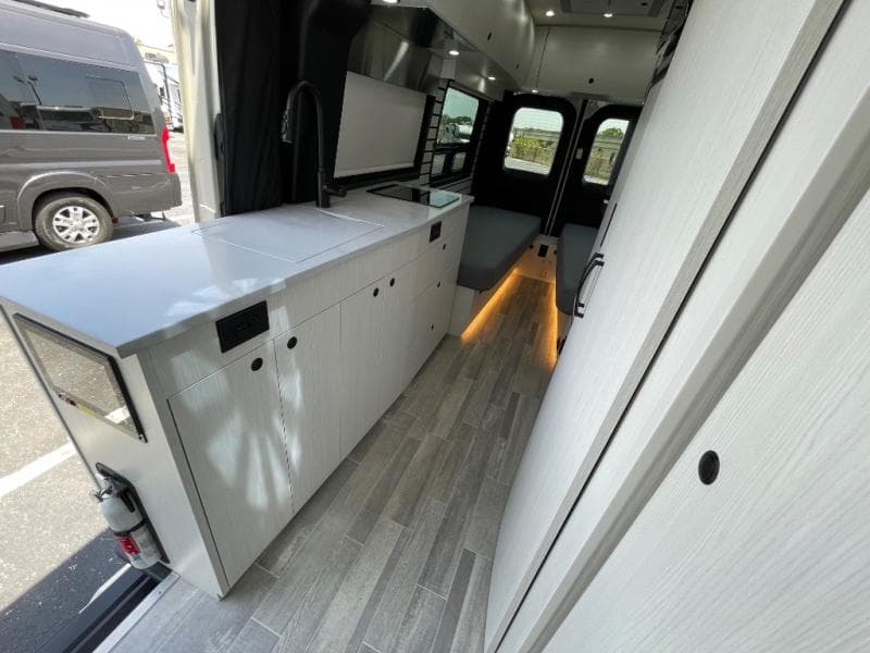 2025 Pleasure-Way 2025 Pleasure-Way Plateau - thumbnail 9