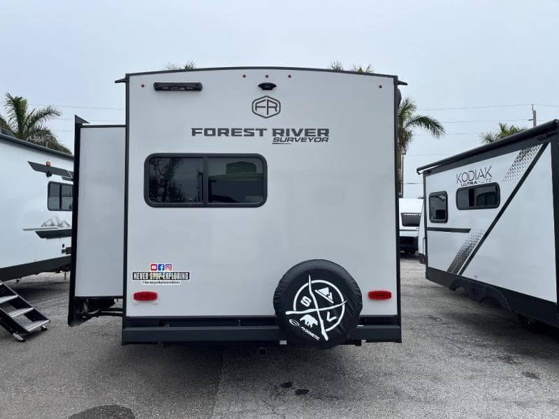 2025 Surveyor Legend 2025 Surveyor Legend Surveyor Legend - thumbnail 5