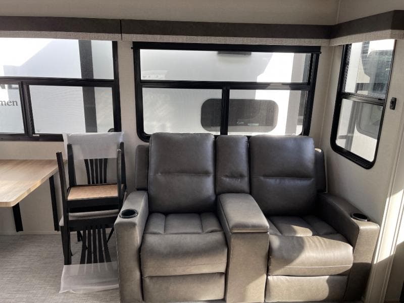 2025 Coachmen 2025 Coachmen Brookstone - thumbnail 15