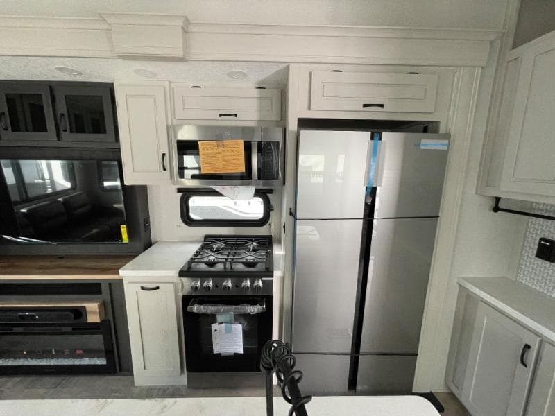 2025 Coachmen 2025 Coachmen Brookstone - thumbnail 18