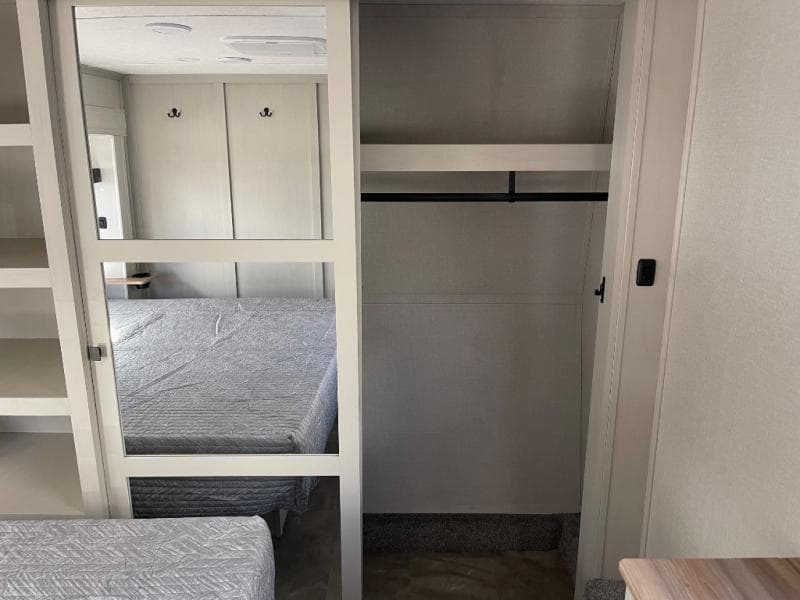 2025 Coachmen 2025 Coachmen Brookstone - thumbnail 30