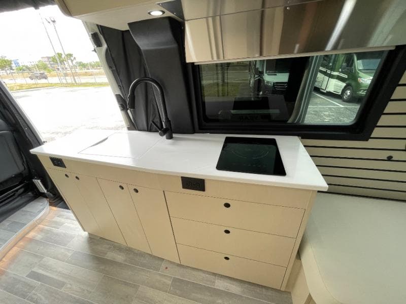 2025 Pleasure-Way 2025 Pleasure-Way Plateau - thumbnail 10