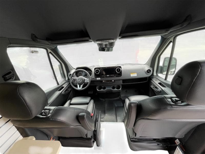 2025 Pleasure-Way 2025 Pleasure-Way Plateau - thumbnail 5