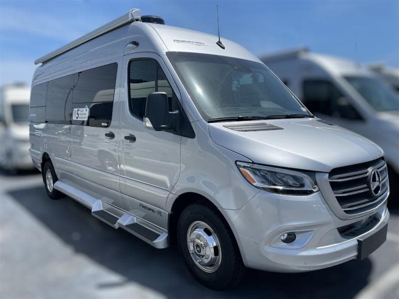 2025 Pleasure-Way Plateau FL