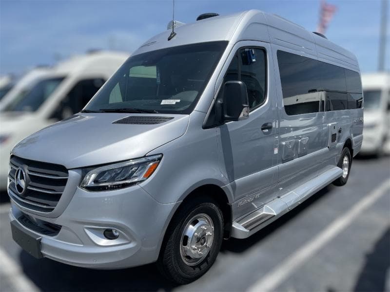 2025 Pleasure-Way 2025 Pleasure-Way Plateau - thumbnail 3