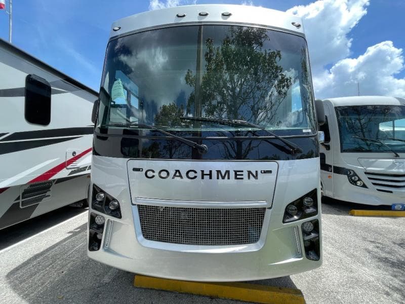 2025 Coachmen 2025 Coachmen Mirada - thumbnail 3