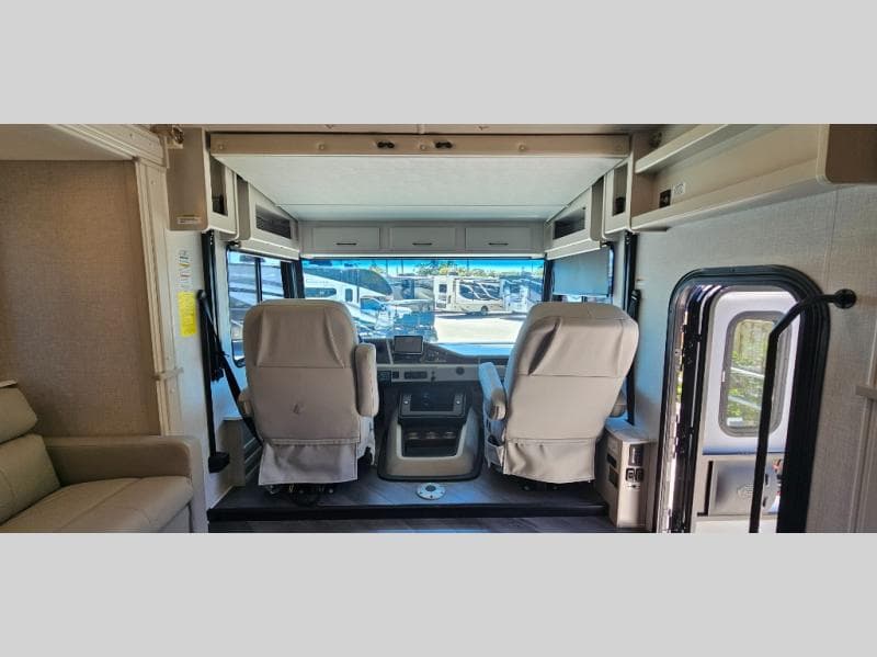 2024 Holiday Rambler 2024 Holiday Rambler Eclipse - thumbnail 5