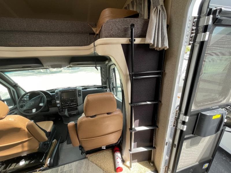 2019 Winnebago 2019 Winnebago Navion - thumbnail 14