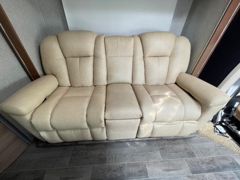 2019 Winnebago 2019 Winnebago Navion - thumbnail 17