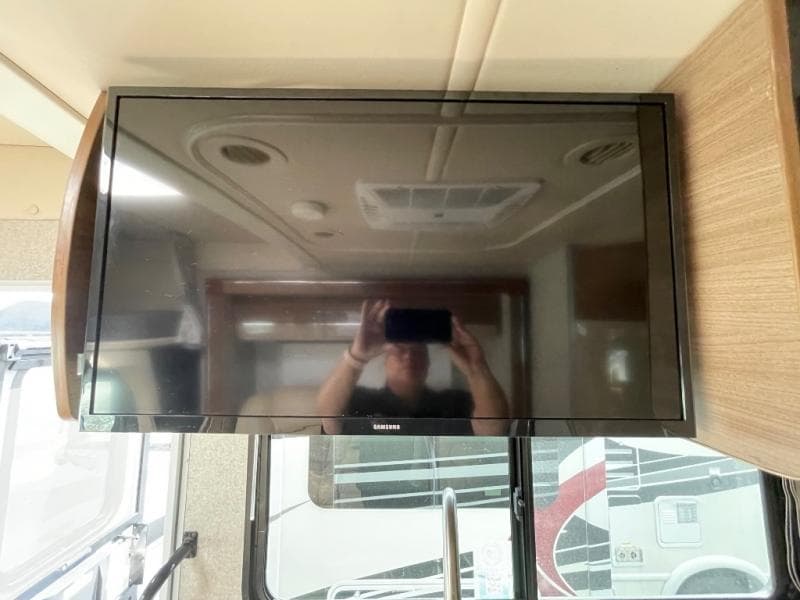 2019 Winnebago 2019 Winnebago Navion - thumbnail 18