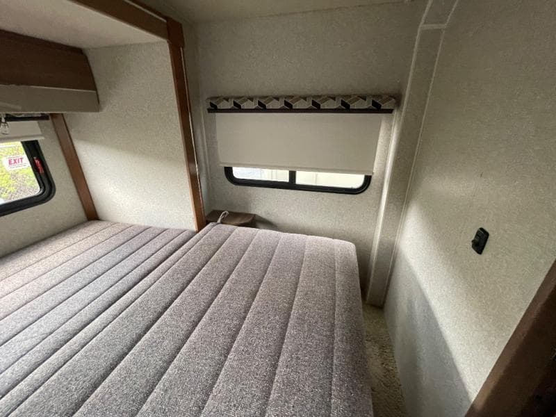 2019 Winnebago 2019 Winnebago Navion - thumbnail 33