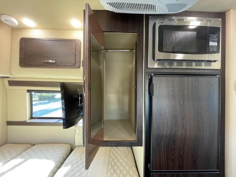 2025 Midwest Automotive Designs 2025 Midwest Automotive Designs Passage - thumbnail 14