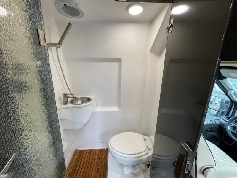 2025 Midwest Automotive Designs 2025 Midwest Automotive Designs Passage - thumbnail 11