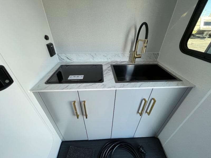 2025 inTech RV 2025 inTech RV Black Wing - thumbnail 18