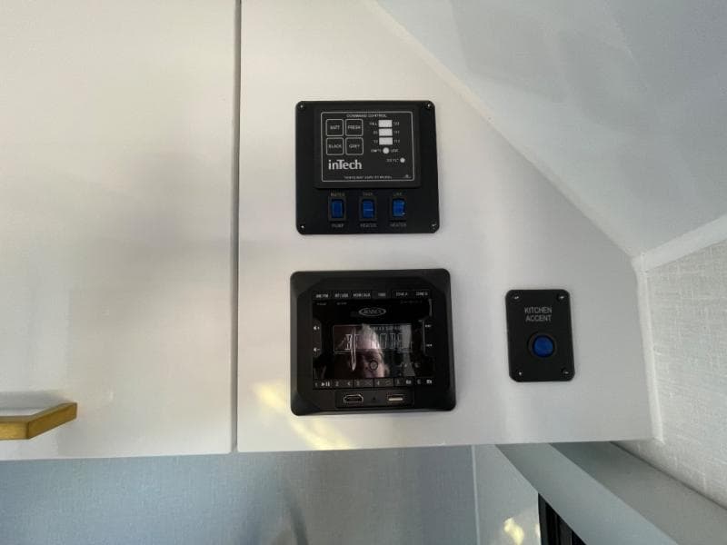 2025 inTech RV 2025 inTech RV Black Wing - thumbnail 23