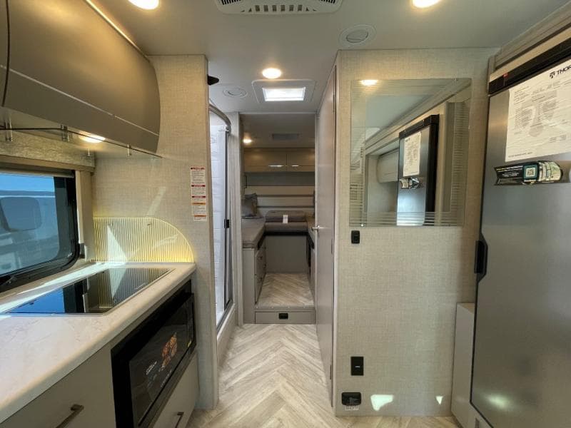 2025 Thor Motor Coach 2025 Thor Motor Coach Tiburon - thumbnail 13
