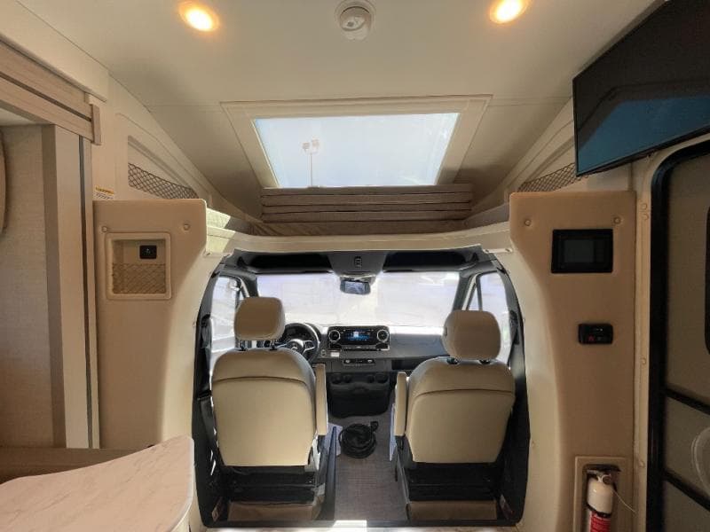 2025 Thor Motor Coach 2025 Thor Motor Coach Tiburon - thumbnail 9