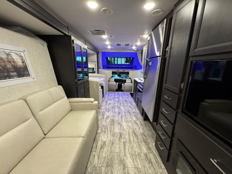 2025 Thor Motor Coach 2025 Thor Motor Coach Thor Motor Coach Magnitude - thumbnail 11