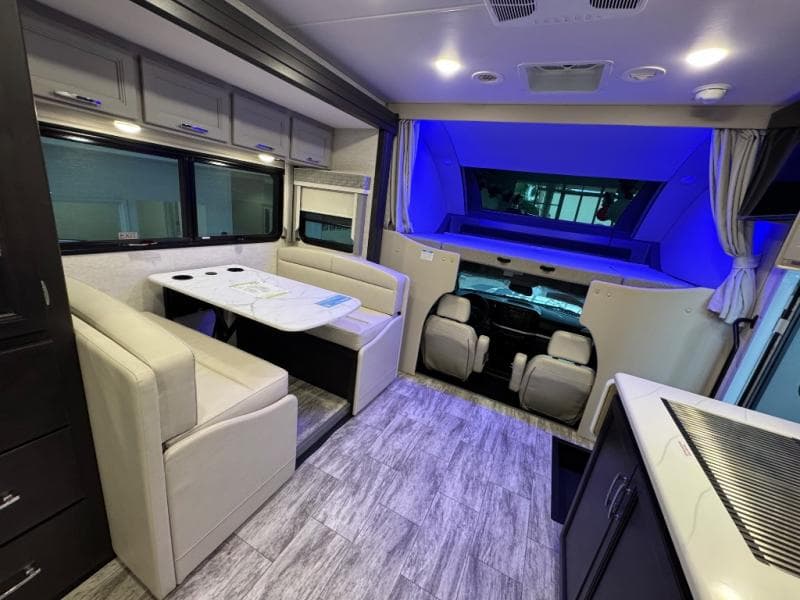 2025 Thor Motor Coach 2025 Thor Motor Coach Thor Motor Coach Magnitude - thumbnail 12
