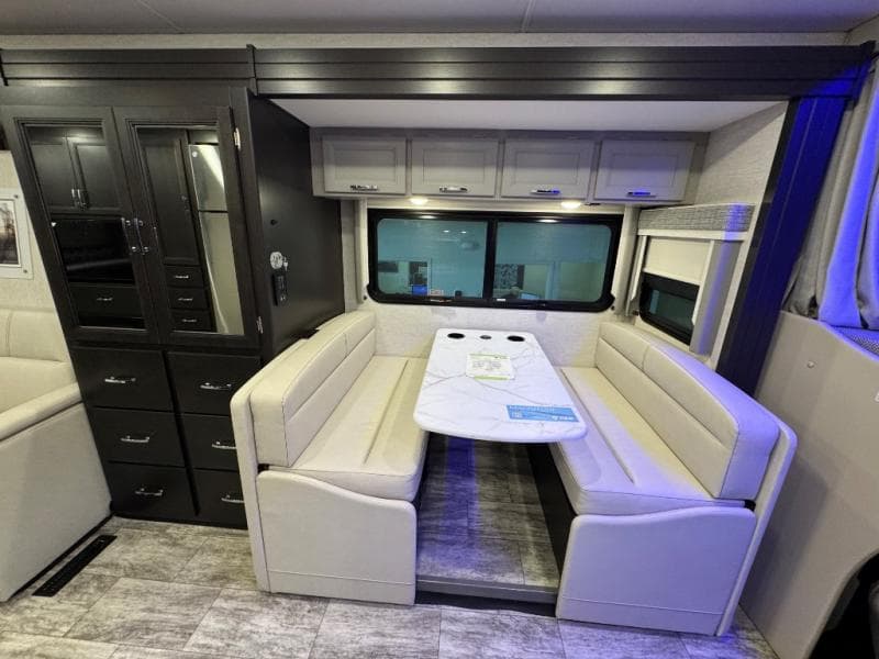 2025 Thor Motor Coach 2025 Thor Motor Coach Thor Motor Coach Magnitude - thumbnail 17