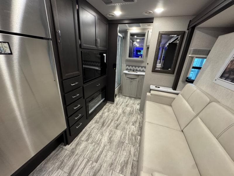 2025 Thor Motor Coach 2025 Thor Motor Coach Thor Motor Coach Magnitude - thumbnail 19