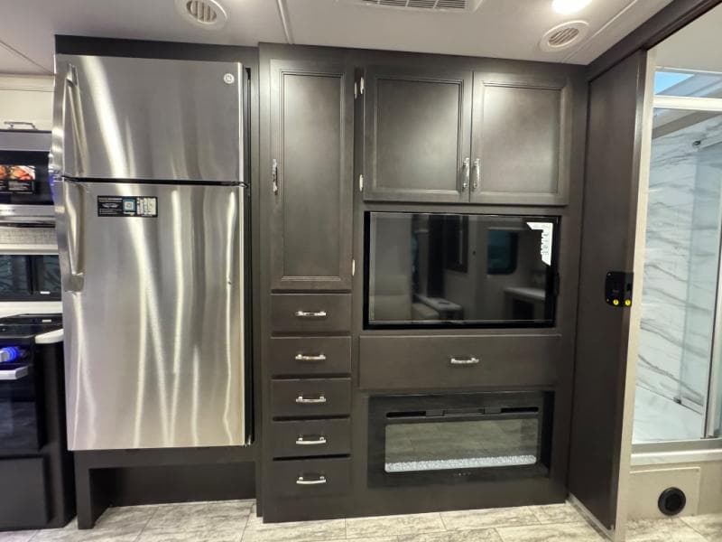 2025 Thor Motor Coach 2025 Thor Motor Coach Thor Motor Coach Magnitude - thumbnail 23