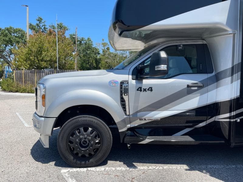 2025 Thor Motor Coach 2025 Thor Motor Coach Thor Motor Coach Magnitude - thumbnail 5