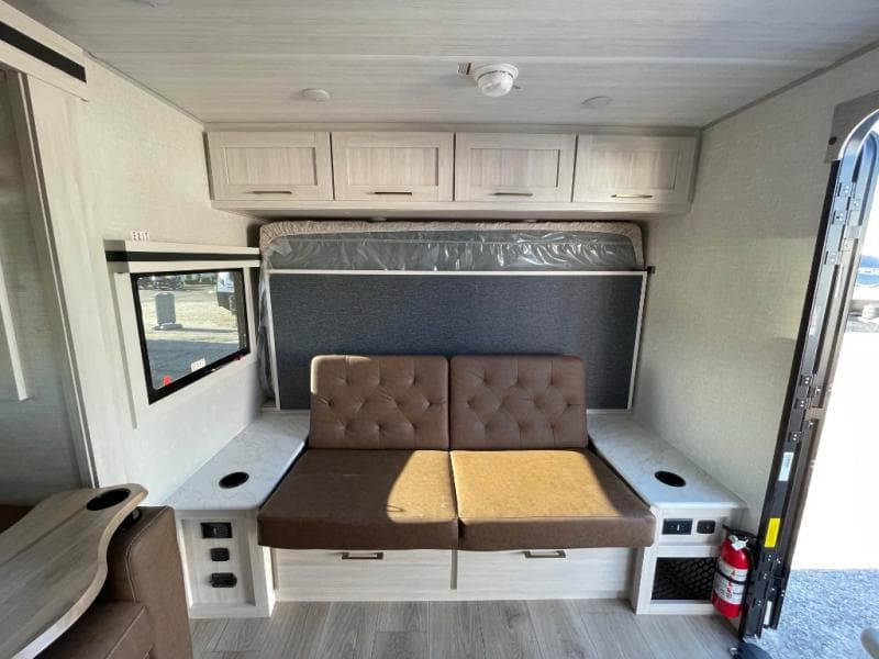 2025 Surveyor 2025 Surveyor Grand Surveyor - thumbnail 16