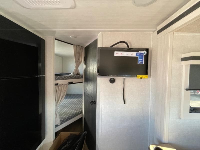 2025 Surveyor 2025 Surveyor Grand Surveyor - thumbnail 17