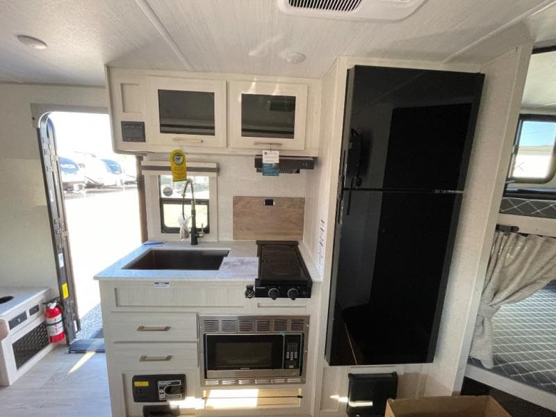 2025 Surveyor 2025 Surveyor Grand Surveyor - thumbnail 18